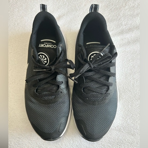 Nike Black Comfort Sneakers - Picture 3 of 6